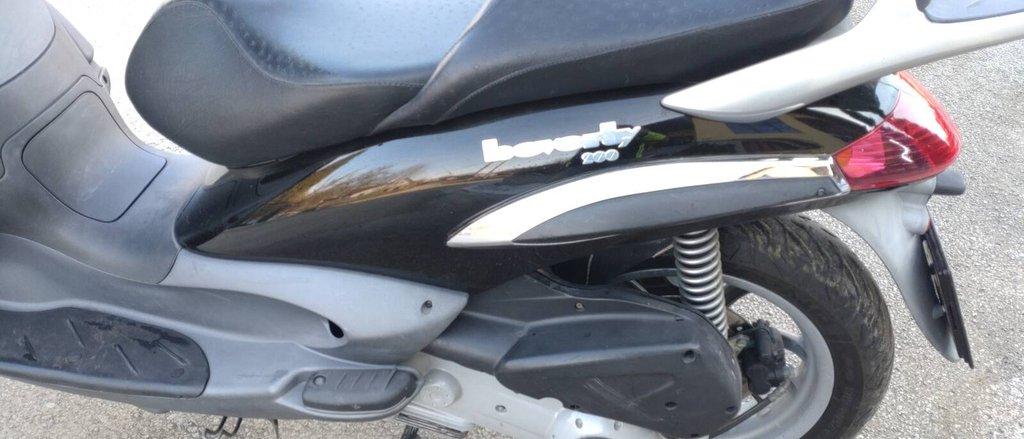 Skútr Piaggio Beverly 200