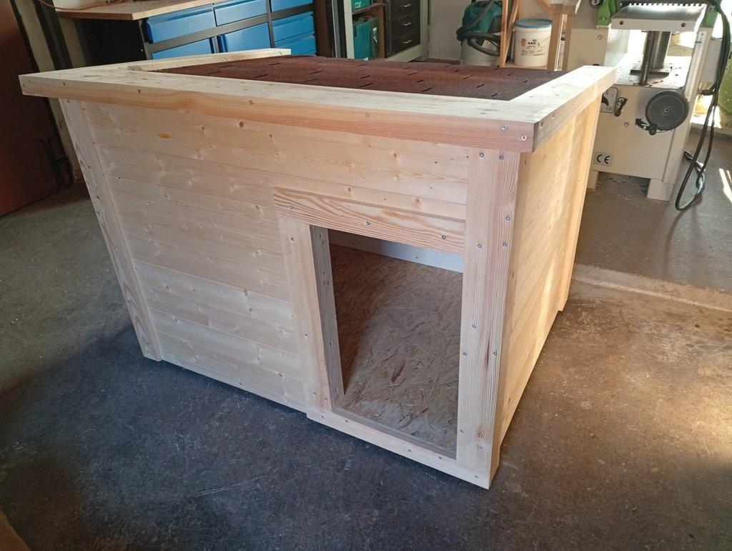 Zateplená psí bouda