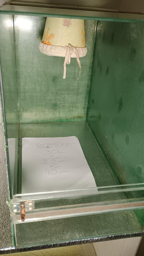 Prodám terárium š - 30, h - 55, v - 45 cm