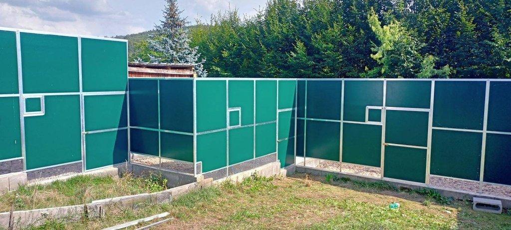 Výroba voliér, klecí, chovatelských zařízení s PUR panelů dle přání zákazníka