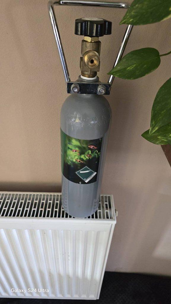 Rohové akvarium 200l s veškerým příslušenstvím