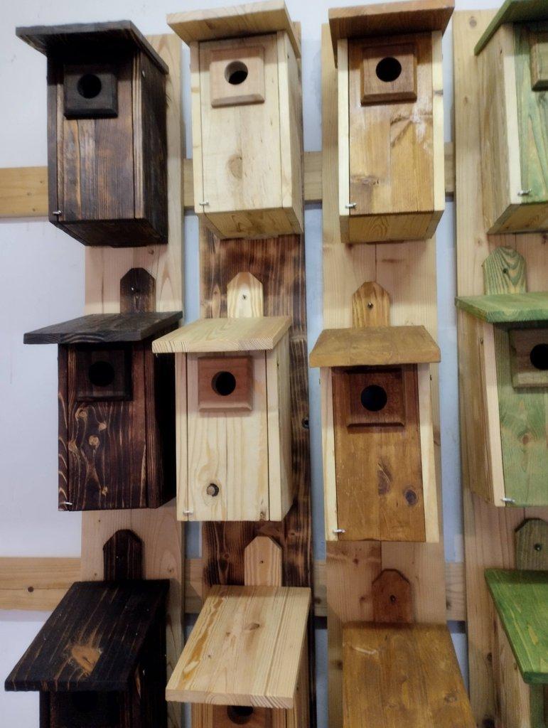 Ptačí budky a krmítka v rustikálním stylu