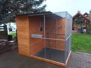 Výroba klecí, voliér, sestavy boxů, plastové budky, krmné pulty, prodej materiálu a jiné