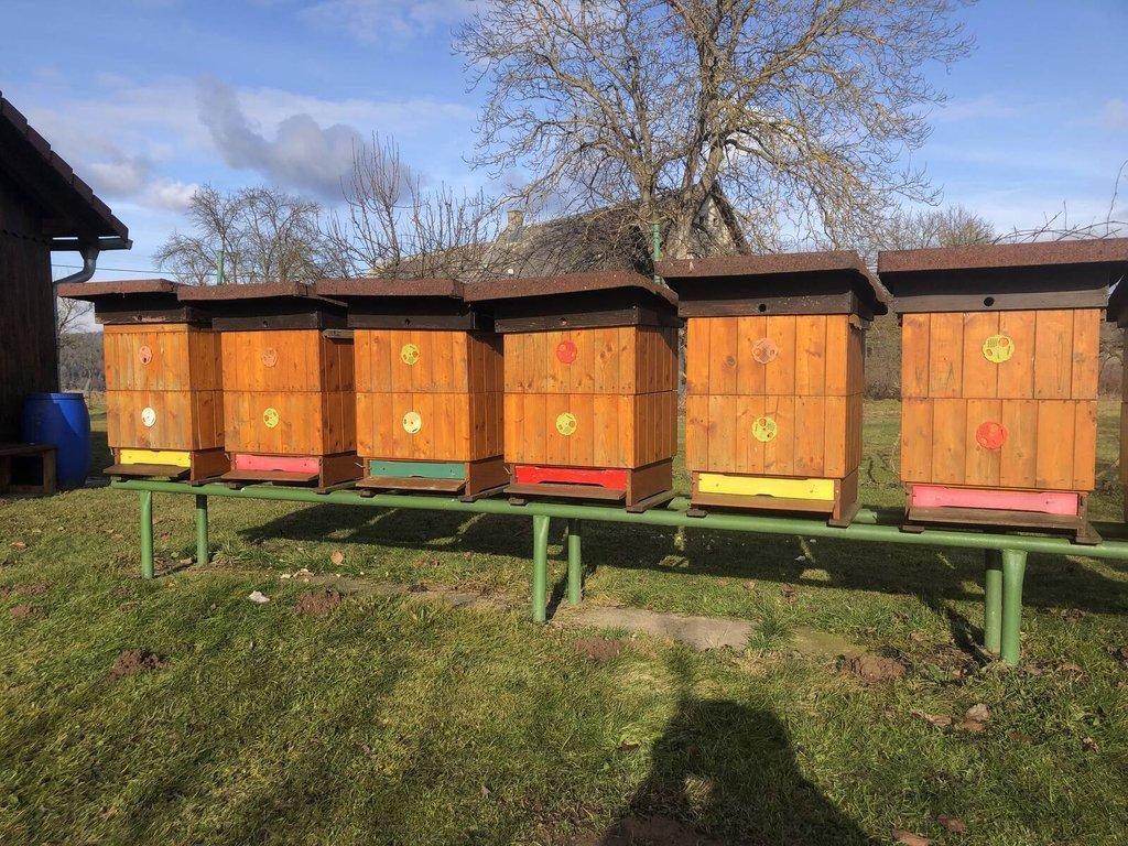 Včelí úly 39x24 a jiné příslušenství
