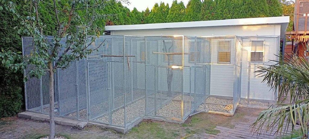 Výroba voliér, klecí, chovatelských zařízení s PUR panelů dle přání zákazníka