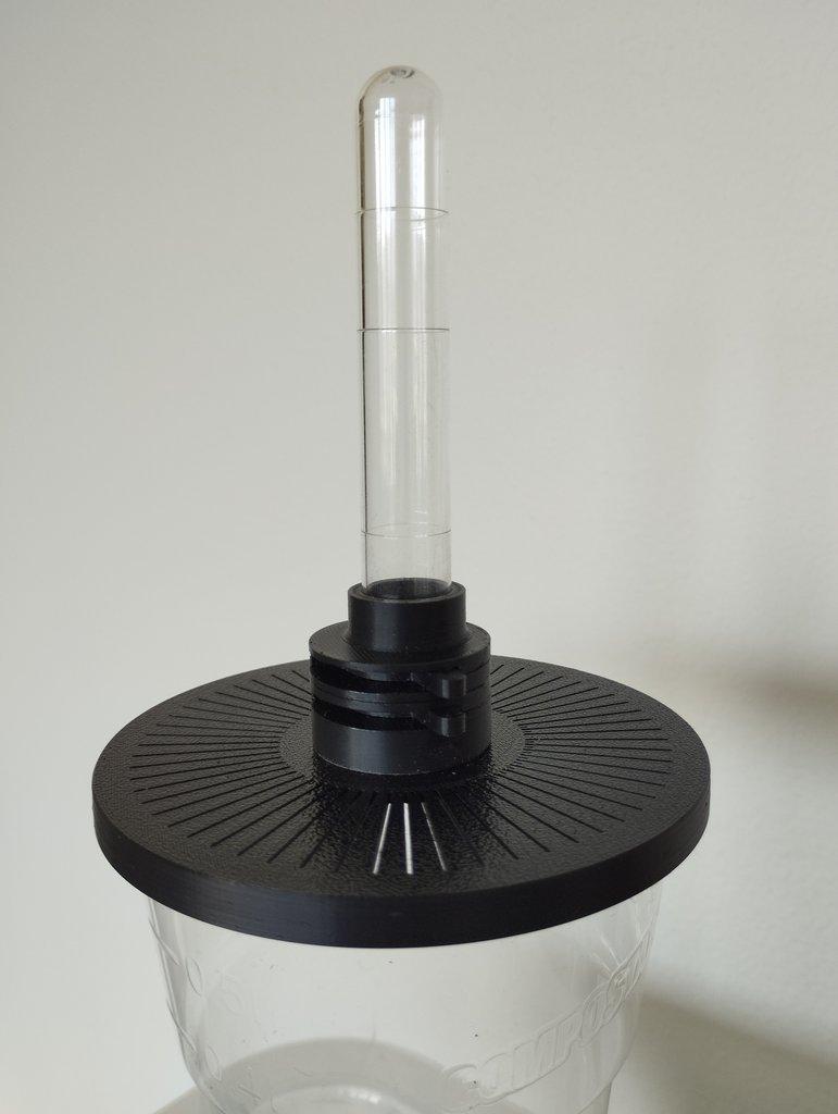 Dávkovač octomilek