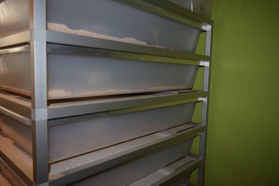 Rack systém pro hady od PythonŠott na 20 boxů, rok výroby 2022