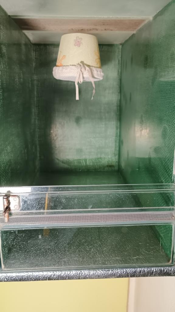 Prodám terárium š - 30, h - 55, v - 45 cm