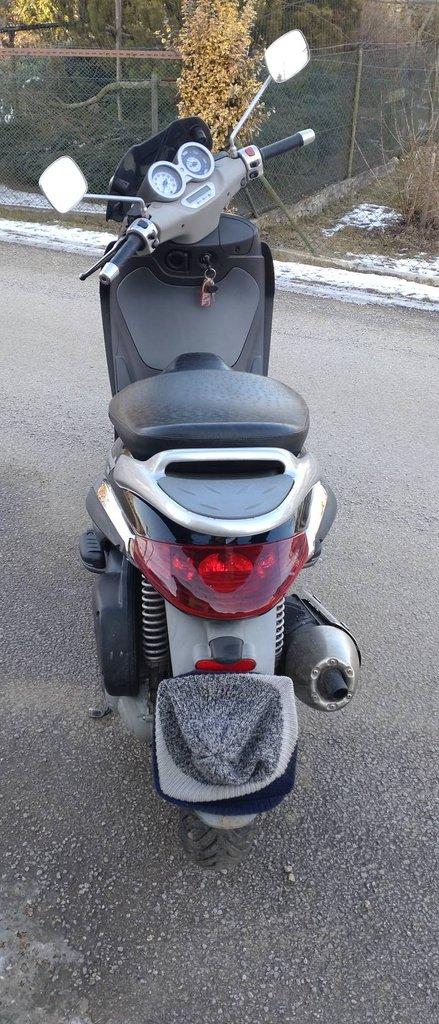 Skútr Piaggio Beverly 200