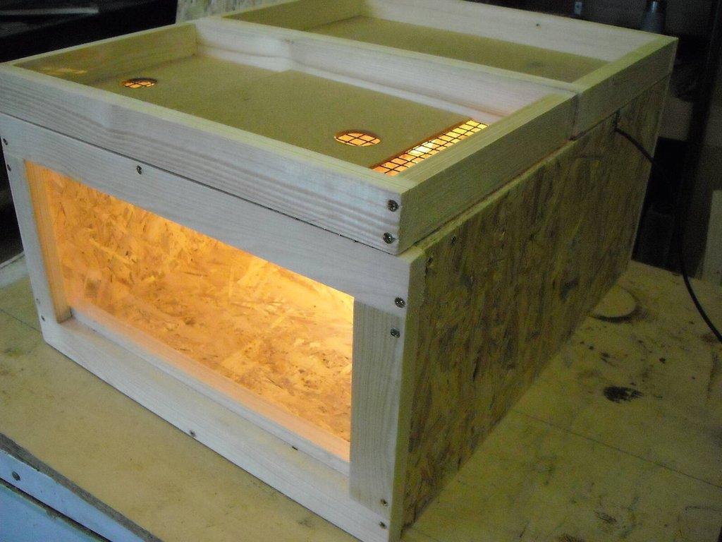 Prodám odchovnu na kuřata, křepelky a pod.