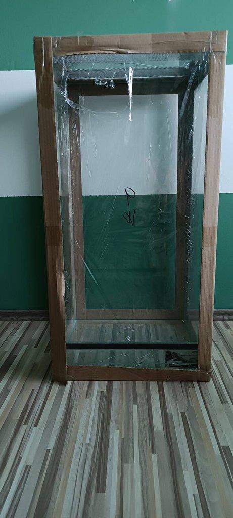 Nové terárium s rozměry 80x40x40, na výšku