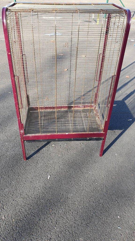 Velká klec pro papoušky  140×85×54 Používaná venku