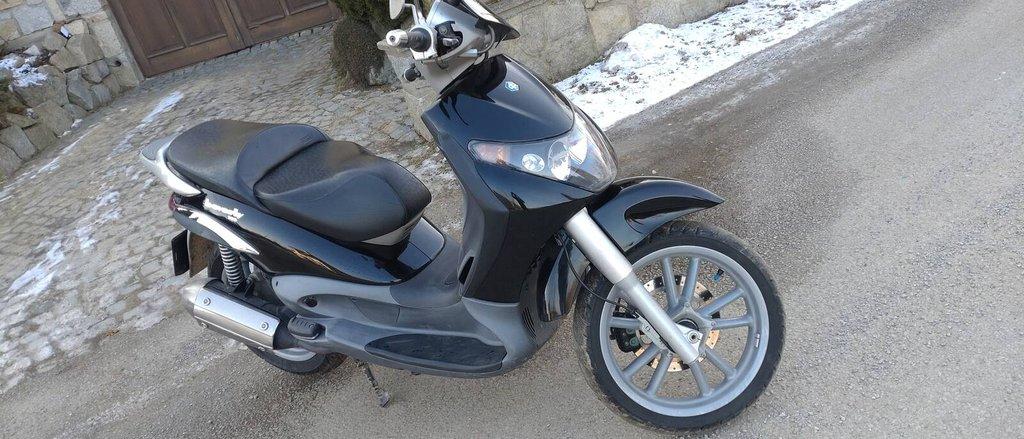 Skútr Piaggio Beverly 200