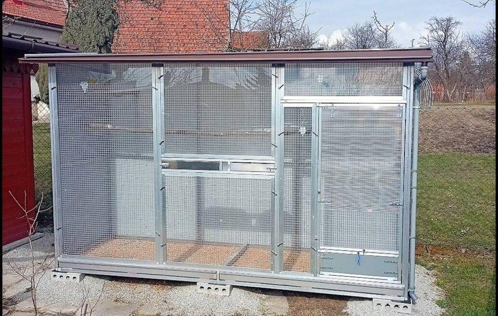 Výroba voliér, klecí, chovatelských zařízení s PUR panelů dle přání zákazníka