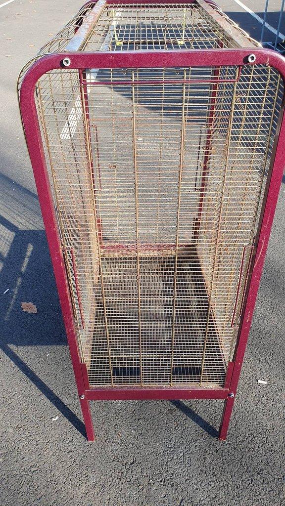 Velká klec pro papoušky  140×85×54 Používaná venku