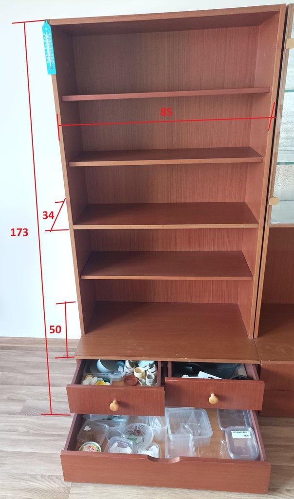 Policový regál s 22 ks novými boxy