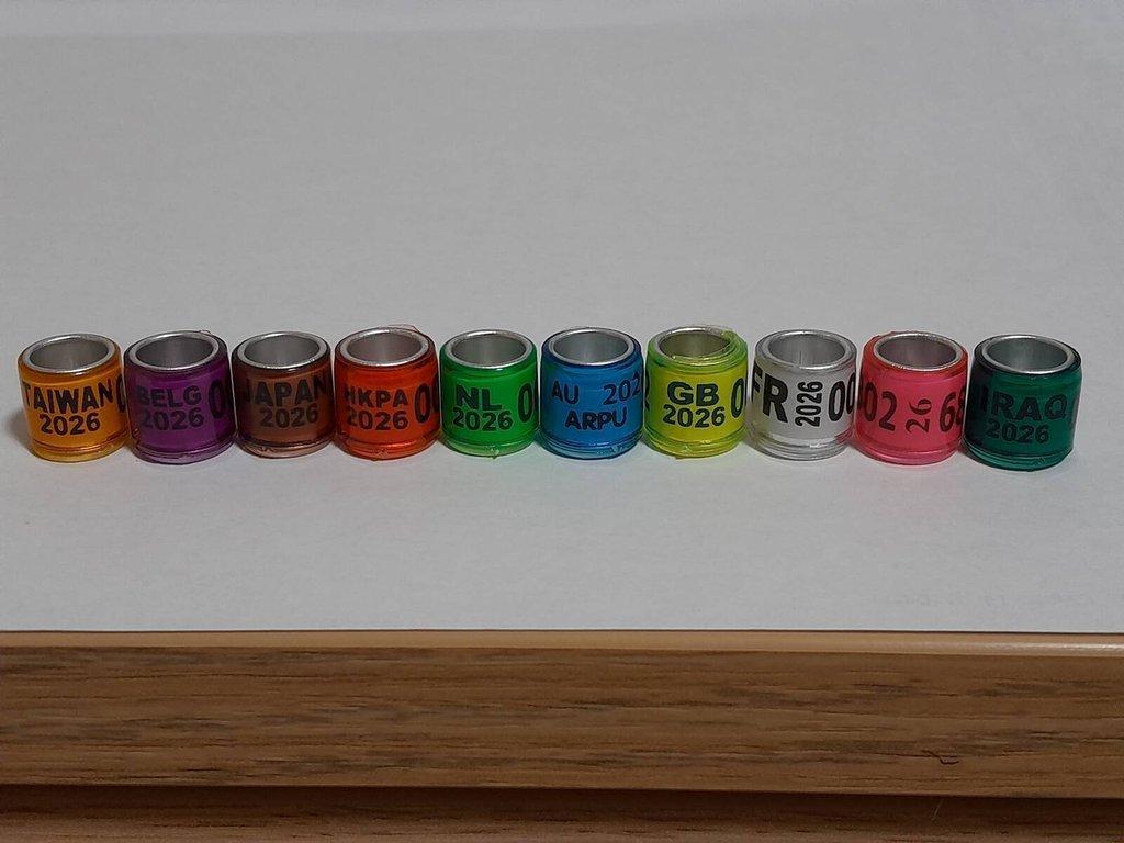 Prodám kroužky na pošťáky rok 26 .