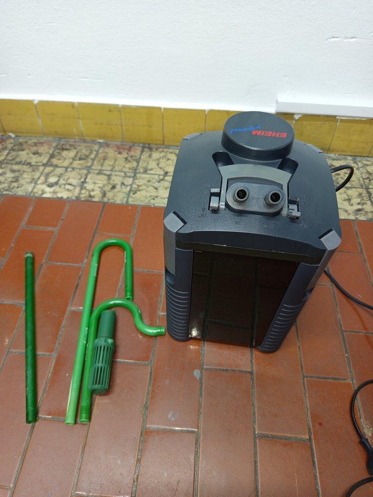Prodám akvárium 350 l,
