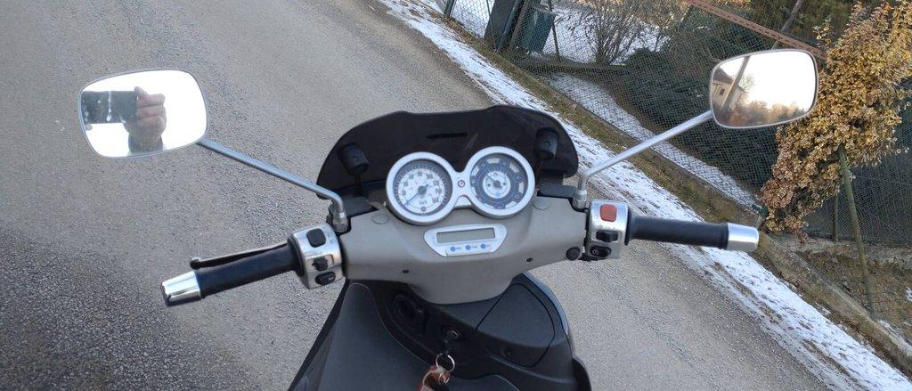 Skútr Piaggio Beverly 200