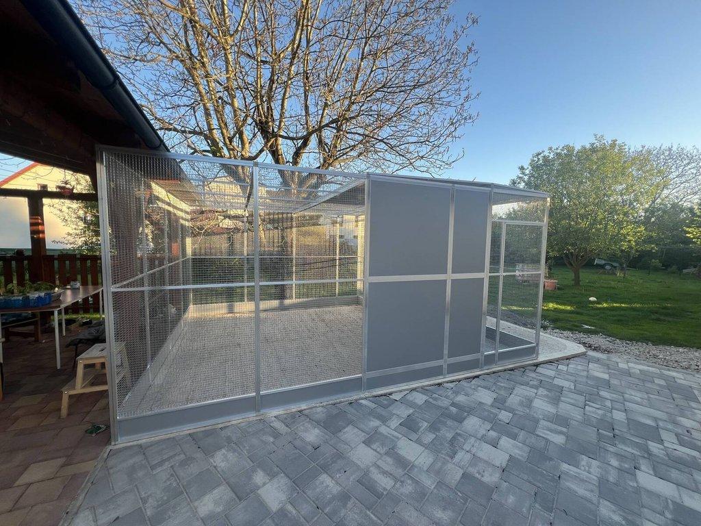 Zakázková výroba klecí a voliér různých rozměrů