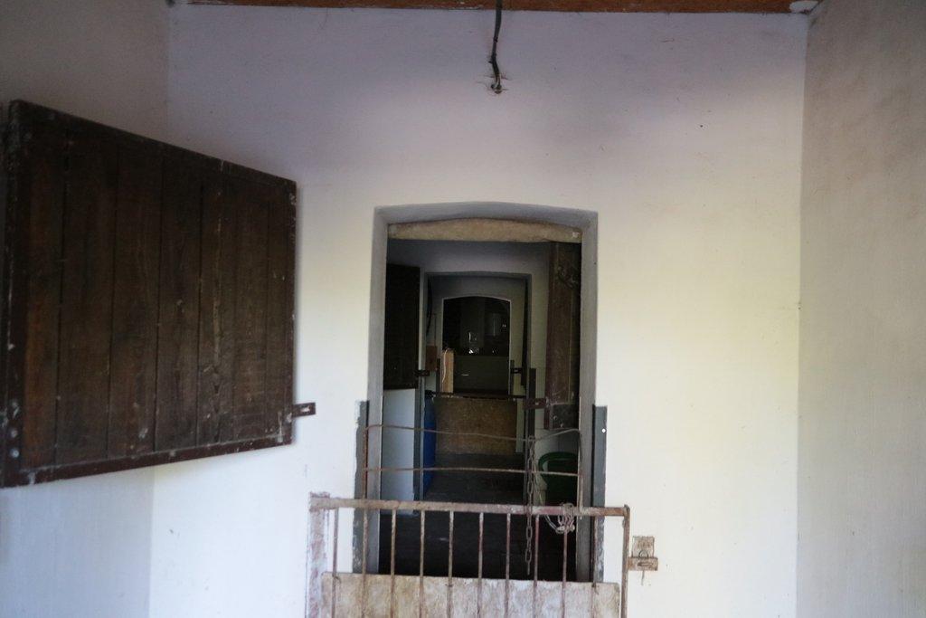 Pronájem celé samostatné stáje s výběhy