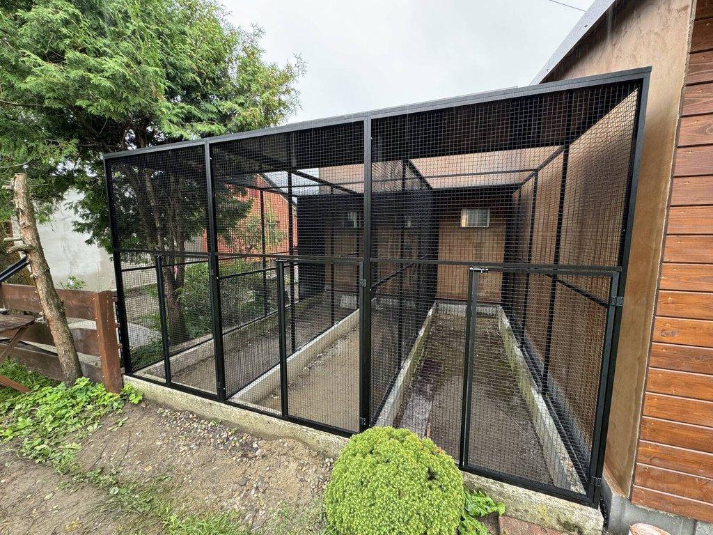 Zakázková výroba klecí a voliér různých rozměrů