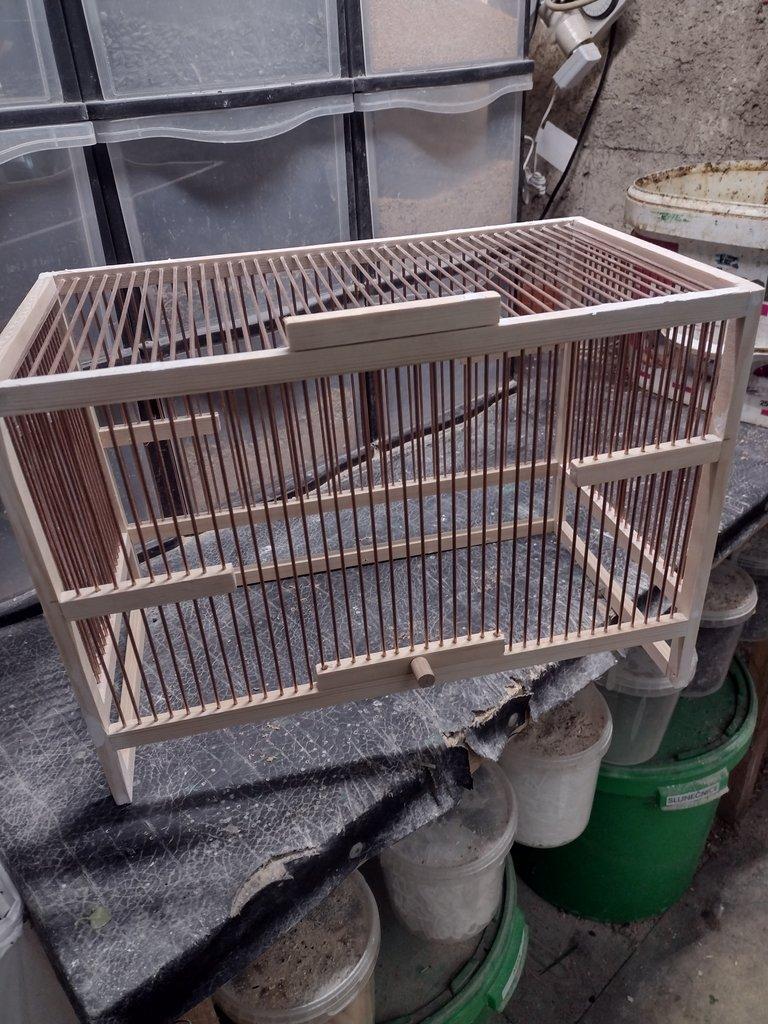 Výroba ručně dělaných klecí