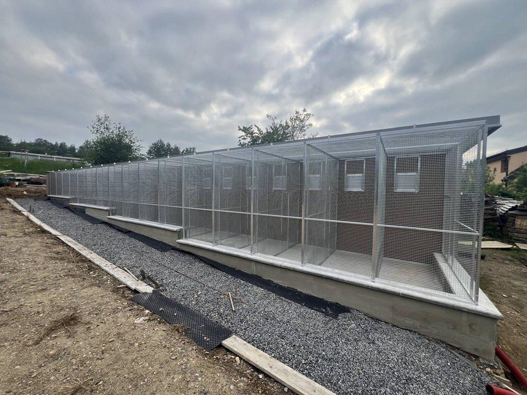 Zakázková výroba klecí a voliér různých rozměrů