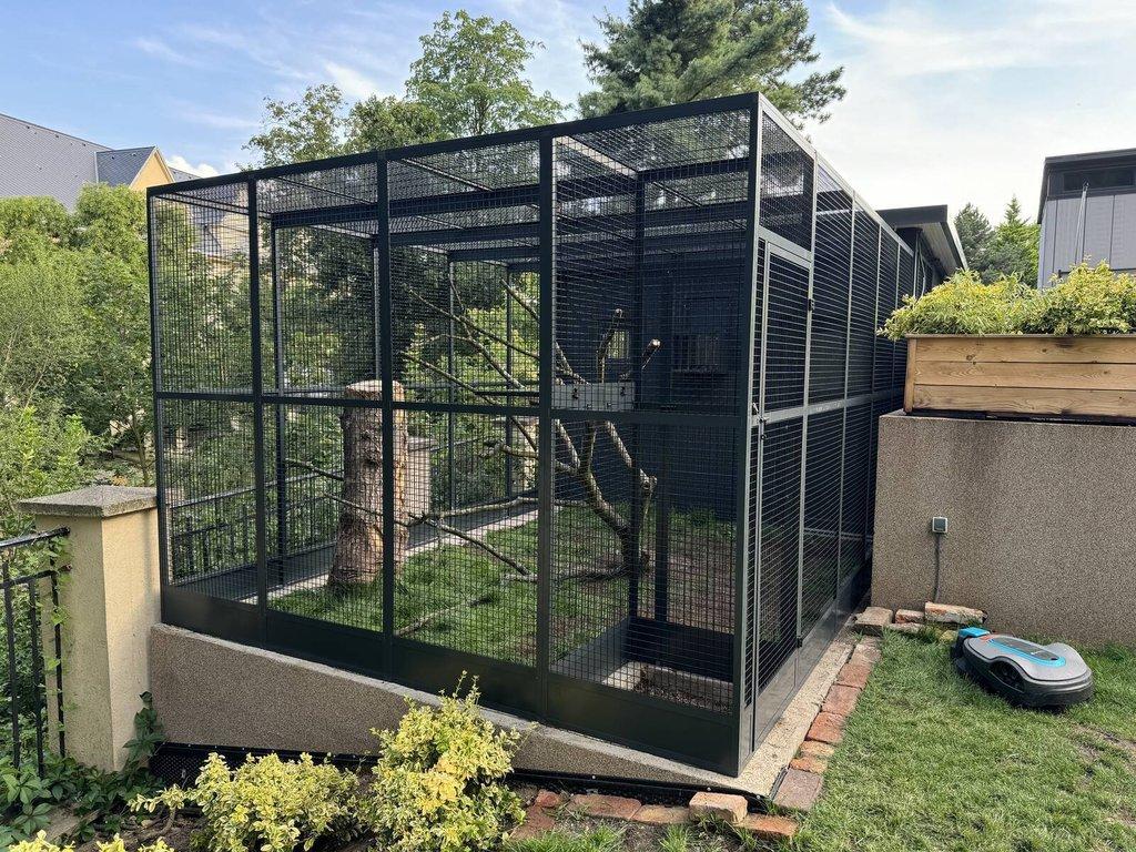 Zakázková výroba klecí a voliér různých rozměrů