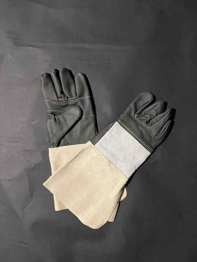 Kožené rukavice pro manipulaci