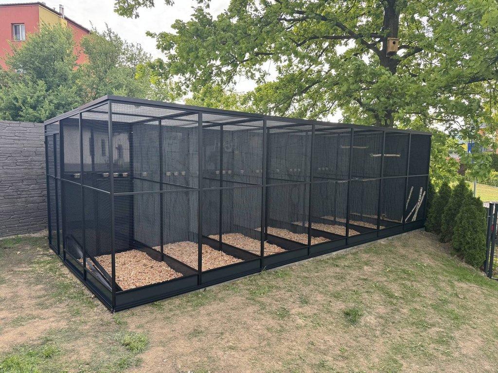 Zakázková výroba klecí a voliér různých rozměrů