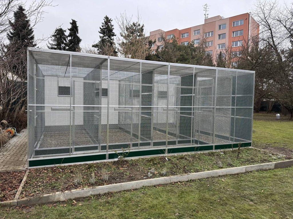 Zakázková výroba klecí a voliér různých rozměrů