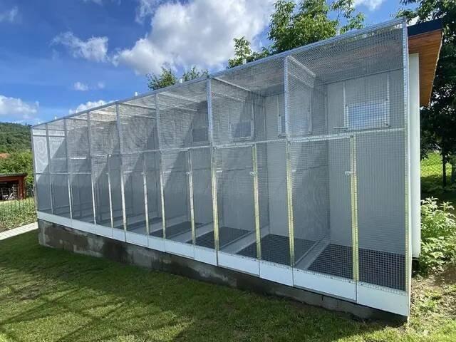 Zakázková výroba klecí a voliér různých rozměrů