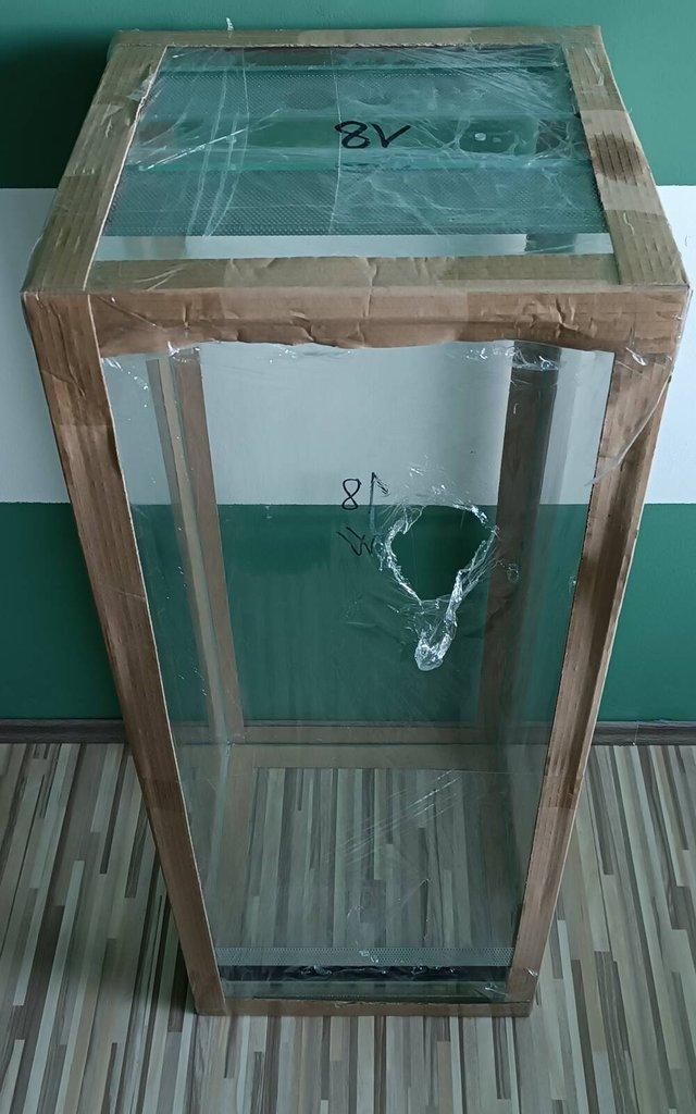 Prodám nové terárium 100*40*40 na výšku